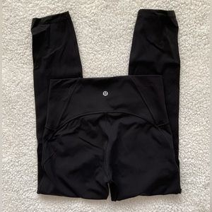 Lululemon train times size 6 25” black